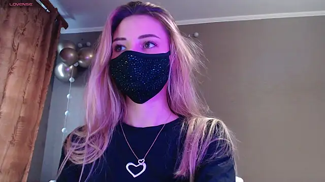 Snapshot of Iris_lave chatting on November 22, 2025, 2:05 pm Iris lave online show from November 22, 2025, 2:05 pm