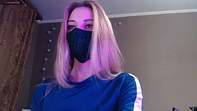 Snapshot of Iris_lave chatting on October 31, 2025, 4:25 pm Iris lave online show from October 31, 2025, 4:25 pm