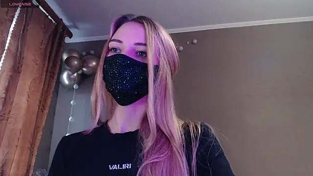 Snapshot of Iris_lave chatting on November 20, 2025, 12:39 pm Iris lave online show from November 20, 2025, 12:39 pm