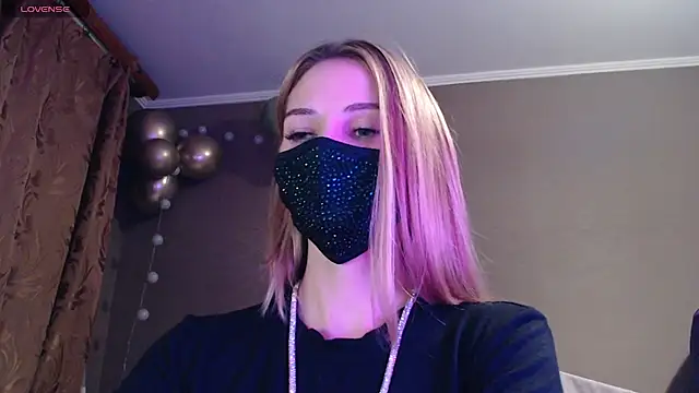 Snapshot of Iris_lave chatting on November 6, 2025, 5:39 pm Iris lave online show from November 6, 2025, 5:39 pm