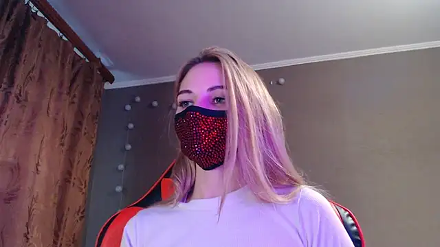 Snapshot of Iris_lave chatting on October 24, 2025, 2:05 pm Iris lave online show from October 24, 2025, 2:05 pm