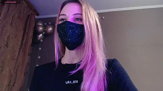 Snapshot of Iris_lave chatting on November 11, 2025, 7:08 pm Iris lave online show from November 11, 2025, 7:08 pm