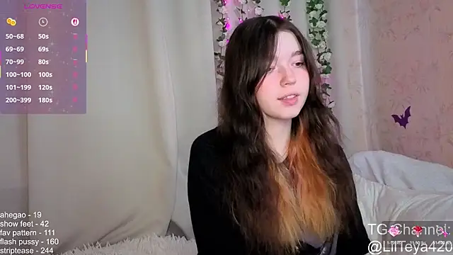 Snapshot of little_Teya chatting on October 17, 2025, 10:39 am little Teya online show from October 17, 2025, 10:39 am