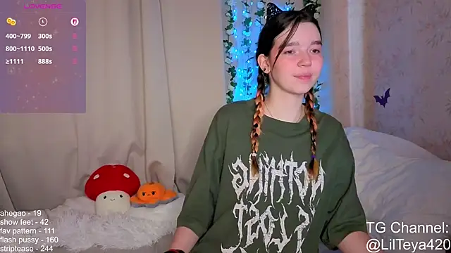 Snapshot of little_Teya chatting on October 16, 2025, 11:18 am little Teya online show from October 16, 2025, 11:18 am