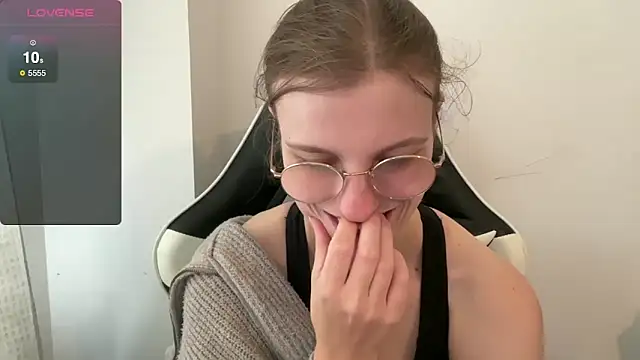 Snapshot of BustyKellyXXX chatting on November 11, 2025, 10:10 am BustyKellyXXX online show from November 11, 2025, 10:10 am