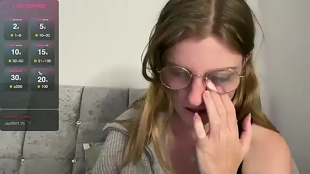 Snapshot of BustyKellyXXX chatting on October 26, 2025, 9:15 pm BustyKellyXXX online show from October 26, 2025, 9:15 pm