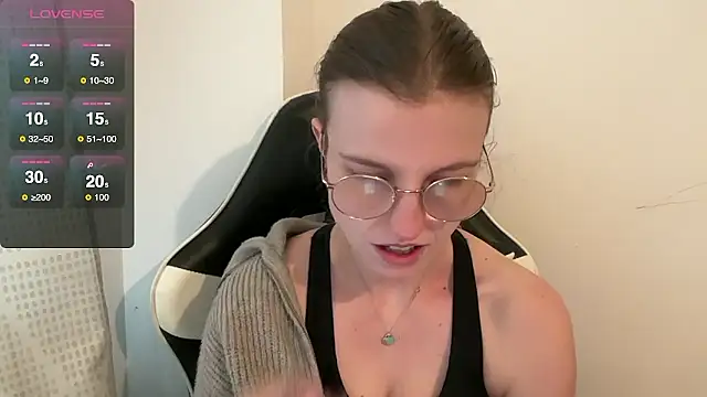 BustyKellyXXX online show from January 8, 2026, 11:49 am