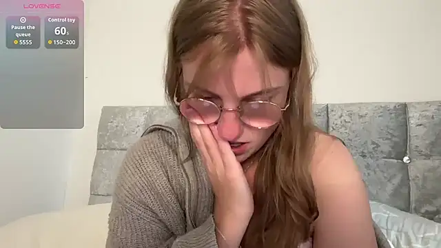 Snapshot of BustyKellyXXX chatting on June 11, 2026, 7:22 pm BustyKellyXXX online show from June 11, 2026, 7:22 pm