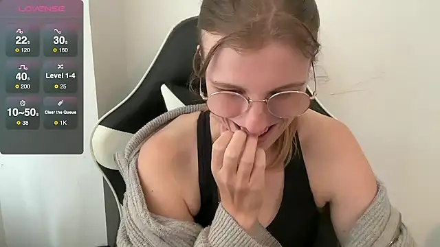 Snapshot of BustyKellyXXX chatting on October 15, 2025, 1:19 pm BustyKellyXXX online show from October 15, 2025, 1:19 pm