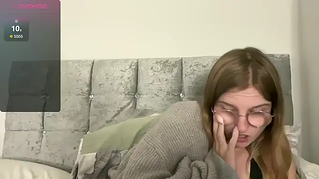 Snapshot of BustyKellyXXX chatting on October 9, 2025, 8:42 pm BustyKellyXXX online show from October 9, 2025, 8:42 pm