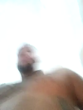 Snapshot of Frank0021 chatting on November 21, 2025, 11:37 pm Frank0021 online show from November 21, 2025, 11:37 pm