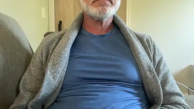 Snapshot of braselton06 chatting on October 13, 2025, 4:30 pm braselton06 online show from October 13, 2025, 4:30 pm