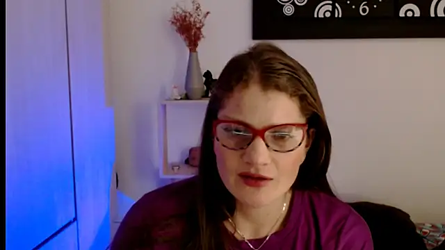 Camila-ventura online show from February 8, 2026, 7:44 pm