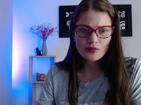 Camila-ventura online show from October 23, 2025, 2:49 pm