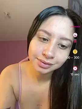 Snapshot of lucy_grey25 chatting on June 22, 2026, 4:37 pm lucy grey25 online show from June 22, 2026, 4:37 pm
