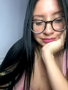 lucy grey25 online show from November 14, 2025, 9:18 pm