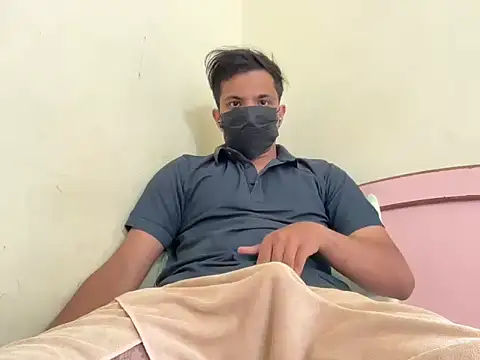 Snapshot of project085 chatting on November 3, 2025, 8:51 am project085 online show from November 3, 2025, 8:51 am