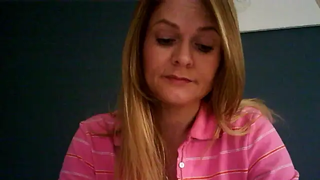 Ginger-bb online show from October 30, 2025, 8:01 am