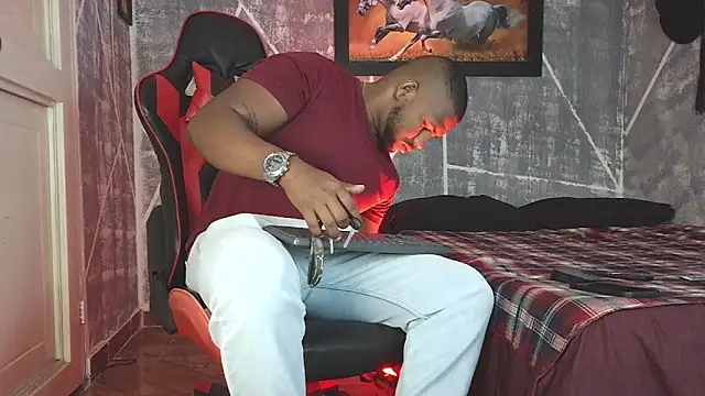 Snapshot of big_blackmen19 chatting on October 14, 2025, 1:01 pm big blackmen19 online show from October 14, 2025, 1:01 pm