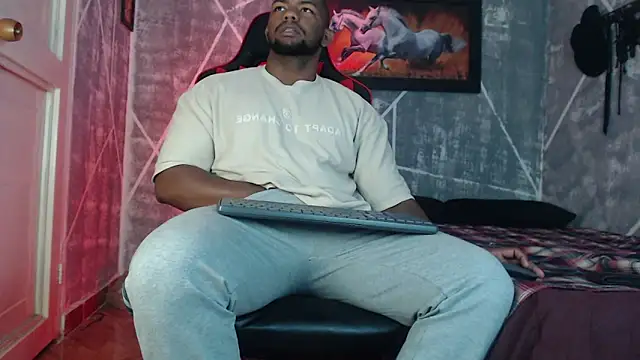 Snapshot of big_blackmen19 chatting on October 23, 2025, 12:15 pm big blackmen19 online show from October 23, 2025, 12:15 pm