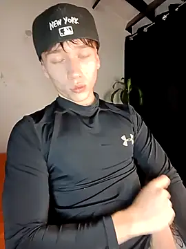 Snapshot of Logan_sixxer chatting on September 28, 2025, 9:44 pm Logan sixxer online show from September 28, 2025, 9:44 pm