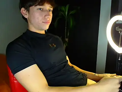 Snapshot of Logan_sixxer chatting on November 8, 2025, 9:18 pm Logan sixxer online show from November 8, 2025, 9:18 pm