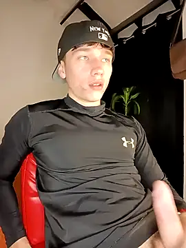 Snapshot of Logan_sixxer chatting on September 24, 2025, 3:35 am Logan sixxer online show from September 24, 2025, 3:35 am