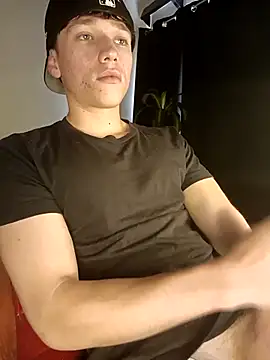 Snapshot of Logan_sixxer chatting on September 25, 2025, 7:42 pm Logan sixxer online show from September 25, 2025, 7:42 pm