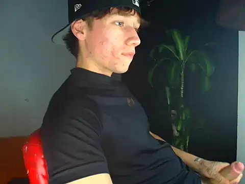 Snapshot of Logan_sixxer chatting on November 14, 2025, 11:08 pm Logan sixxer online show from November 14, 2025, 11:08 pm