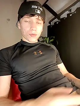 Snapshot of Logan_sixxer chatting on November 2, 2025, 9:53 pm Logan sixxer online show from November 2, 2025, 9:53 pm