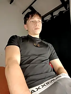 Snapshot of Logan_sixxer chatting on September 17, 2025, 10:56 pm Logan sixxer online show from September 17, 2025, 10:56 pm