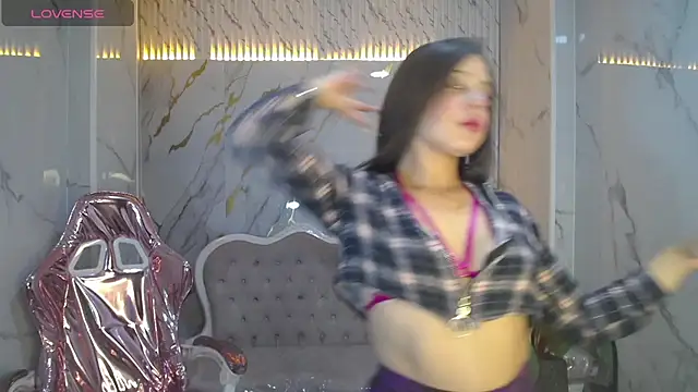 Snapshot of _Mia_sweet_b chatting on November 17, 2025, 12:53 pm Mia sweet b online show from November 17, 2025, 12:53 pm