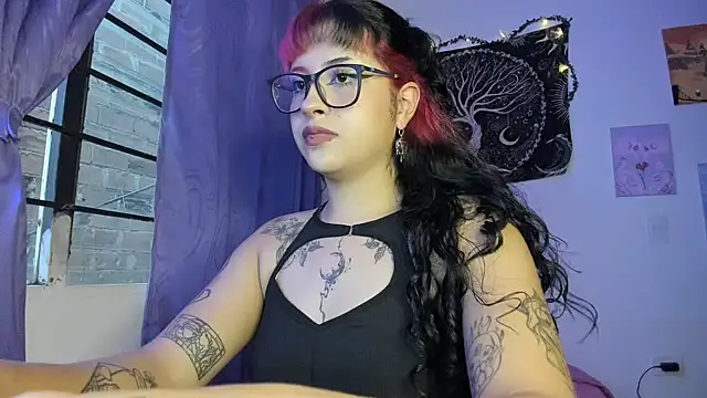 Sweet mim  online show from December 19, 2025, 10:45 pm