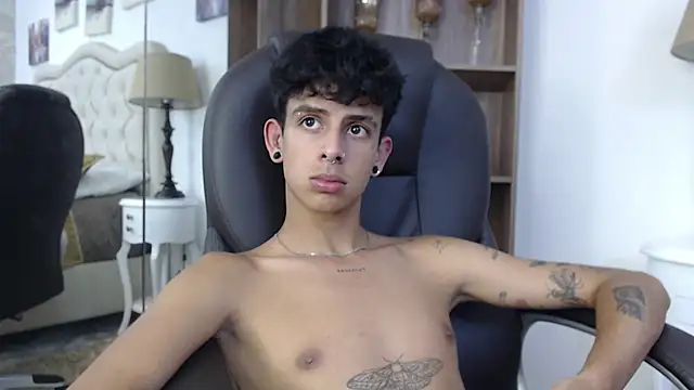 Ibratxandy online show from April 30, 2026, 8:57 pm