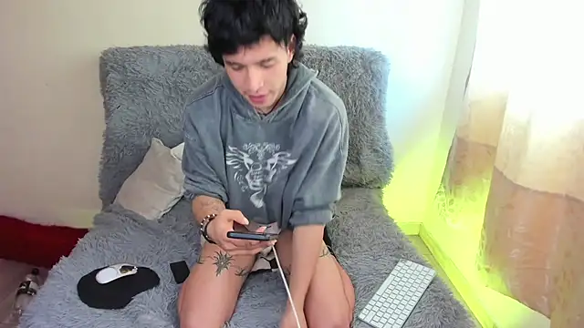 Snapshot of _viollette_ chatting on October 22, 2025, 4:28 pm viollette online show from October 22, 2025, 4:28 pm