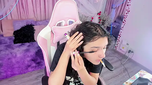 bunny curly online show from September 18, 2025, 3:37 pm
