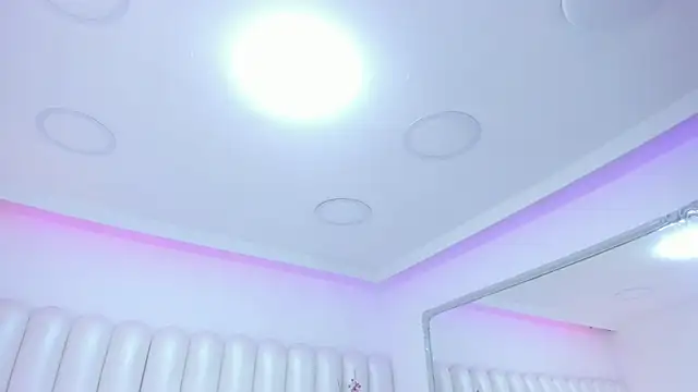 Snapshot of BarbieMonet chatting on November 5, 2025, 3:20 am BarbieMonet online show from November 5, 2025, 3:20 am