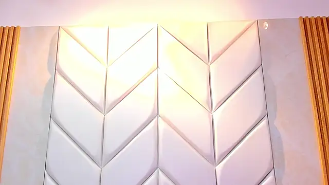 Snapshot of BarbieMonet chatting on November 17, 2025, 8:57 pm BarbieMonet online show from November 17, 2025, 8:57 pm