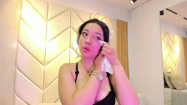 Snapshot of BarbieMonet chatting on October 24, 2025, 11:53 am BarbieMonet online show from October 24, 2025, 11:53 am