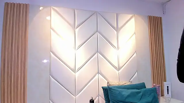 Snapshot of BarbieMonet chatting on October 28, 2025, 12:33 am BarbieMonet online show from October 28, 2025, 12:33 am