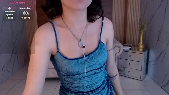 venuss09 s online show from November 27, 2025, 8:53 pm