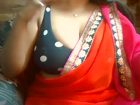 sassylisa online show from May 3, 2026, 7:50 pm