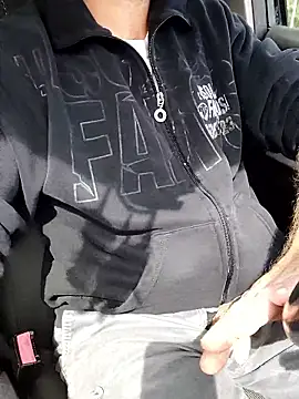 cazzoweb online show from October 3, 2025, 10:28 am