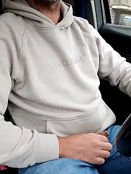 cazzoweb online show from September 26, 2025, 7:37 am