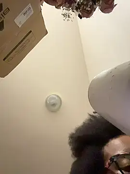 Tu GataLinda online show from November 19, 2025, 9:26 pm