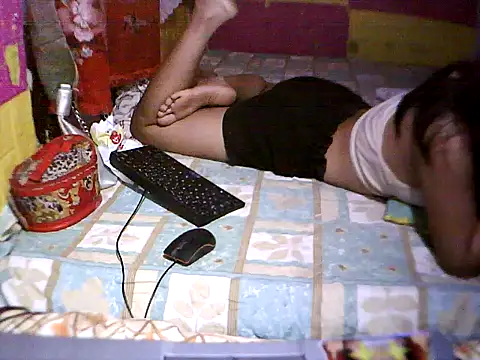 Snapshot of JuicyPussy4u chatting on October 15, 2025, 1:04 am JuicyPussy4u online show from October 15, 2025, 1:04 am