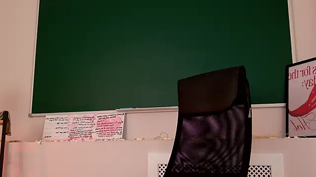 NoraHaynes online show from May 2, 2026, 3:12 am