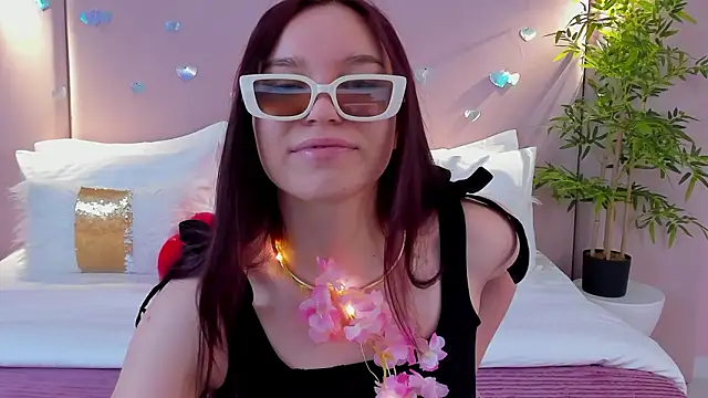 NoraHaynes online show from February 13, 2026, 3:17 am