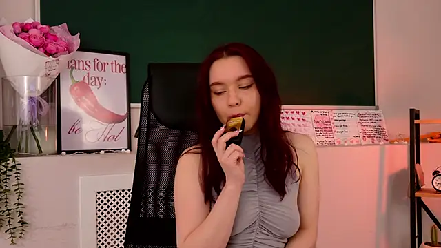 NoraHaynes online show from May 11, 2026, 3:08 am