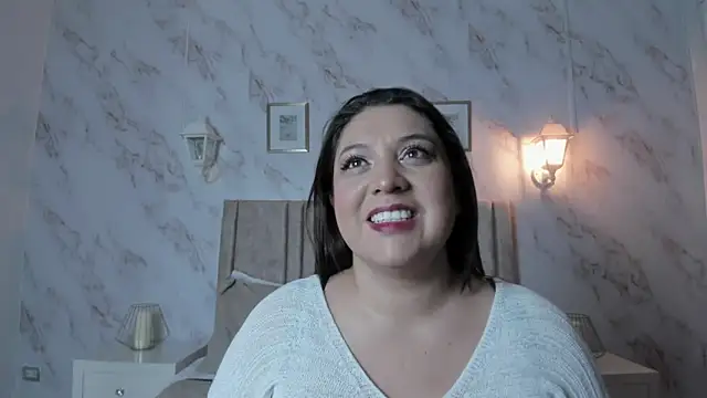 Snapshot of Paula_And chatting on February 17, 2026, 11:40 am Paula And online show from February 17, 2026, 11:40 am